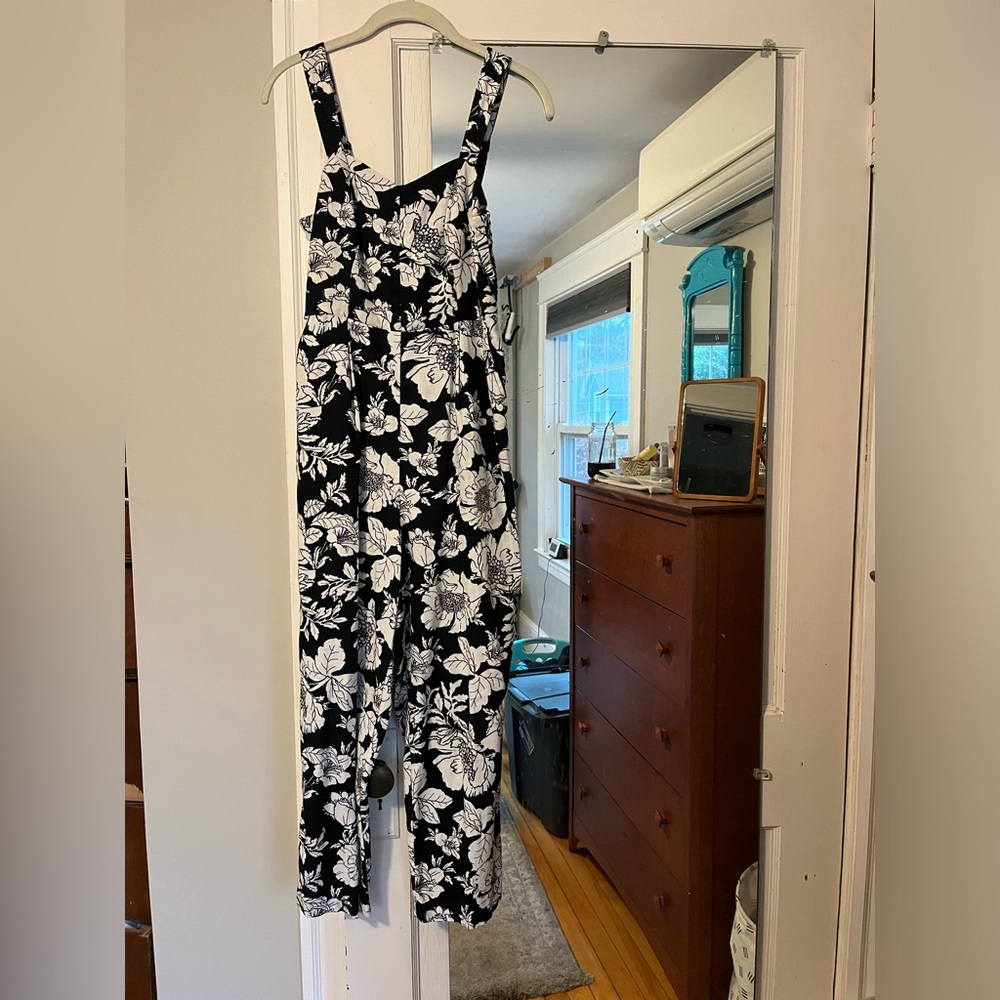 Old Navy Fit and Flare Jumpsuit Size XS Petite